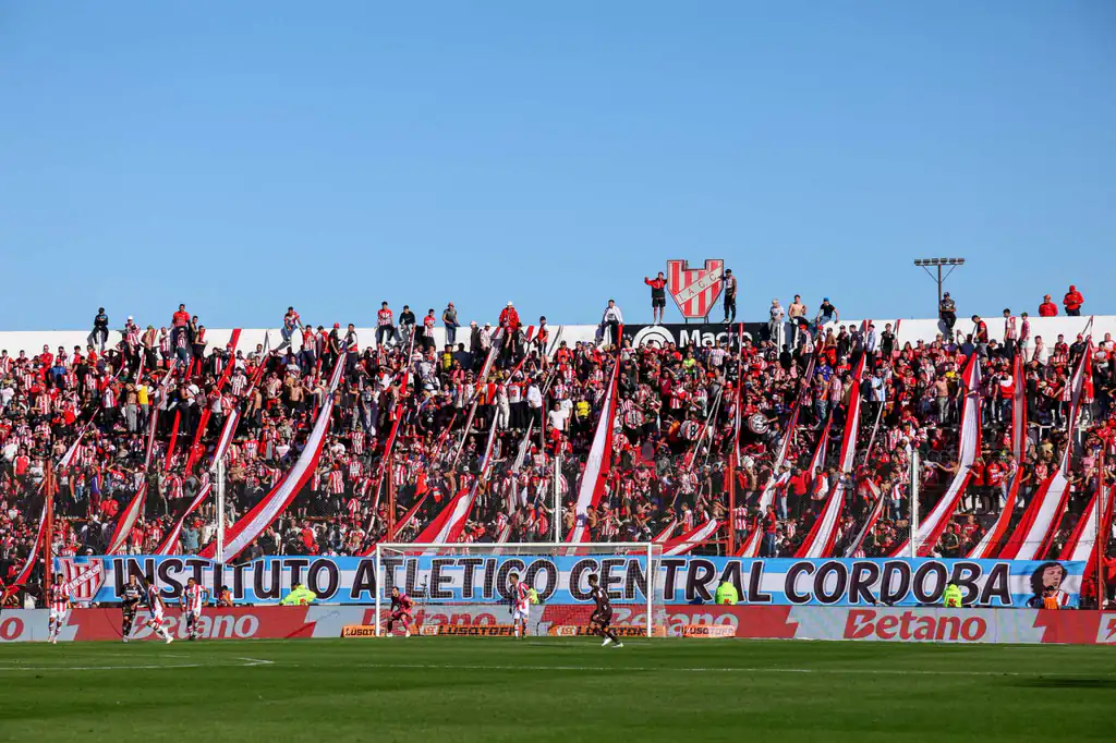 La hinchada de Instituto en la tribuna
