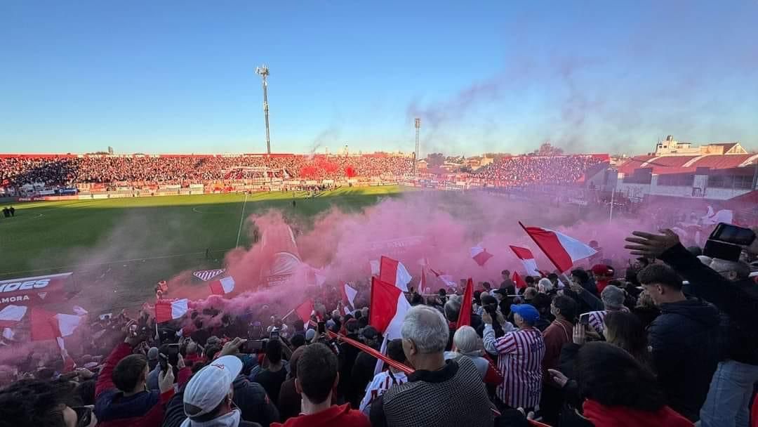 La hinchada de Los Andes en la tribuna