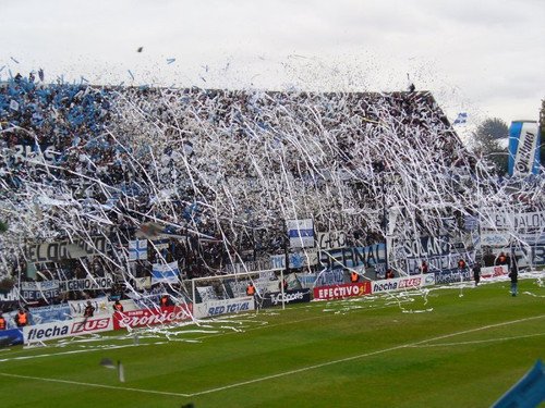 La hinchada de Quilmes en la tribuna