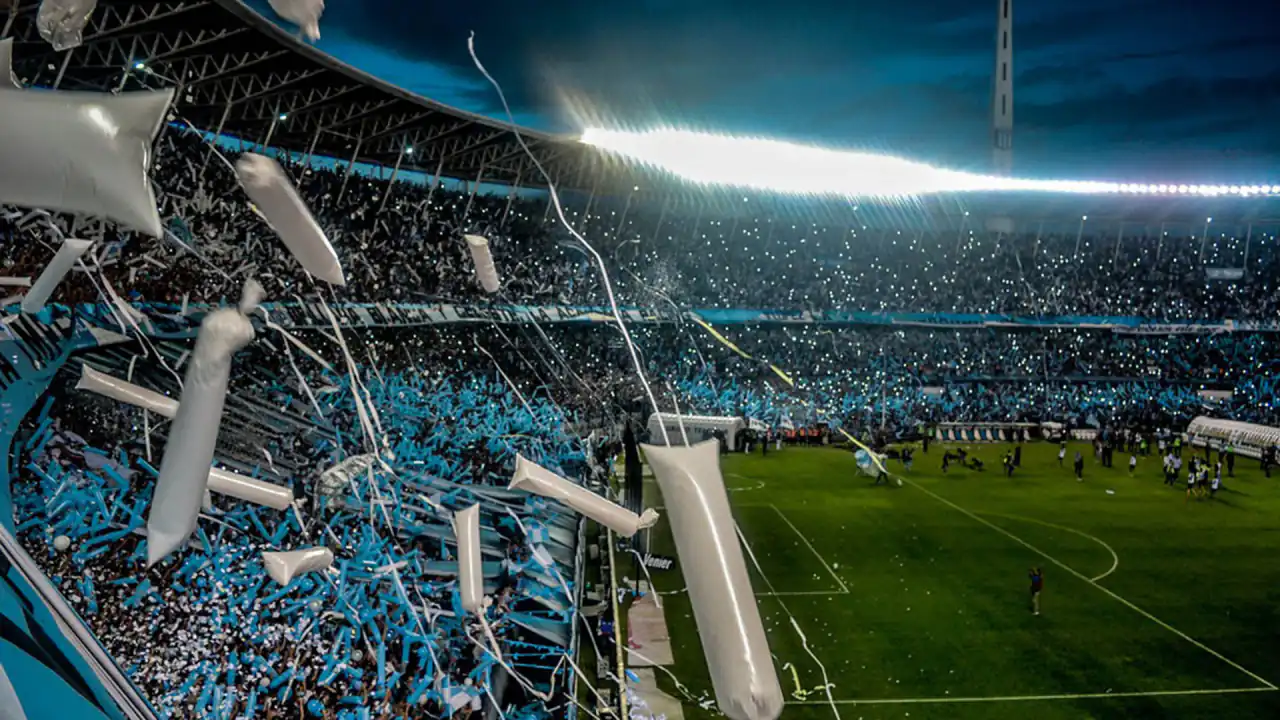La hinchada de Racing Club en la tribuna