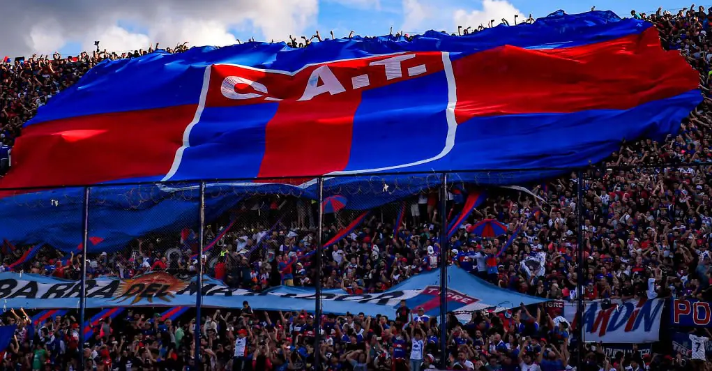 La hinchada de Tigre en la tribuna